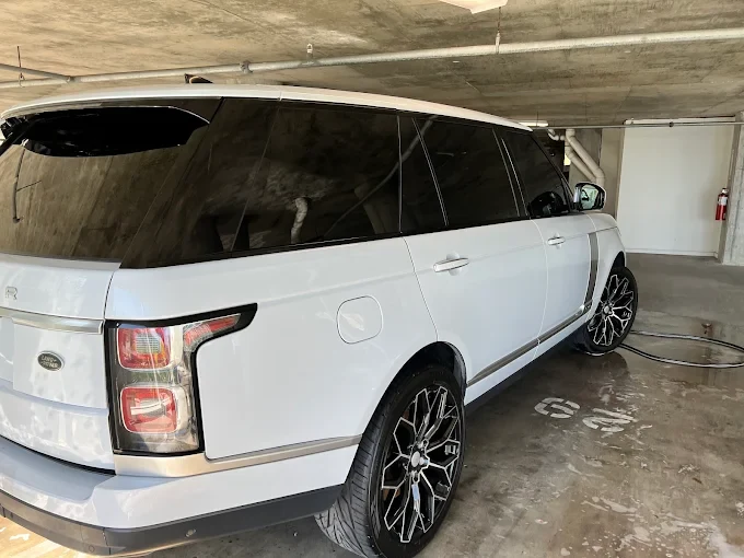 White Range Rover with clean bodywork and polished wheels